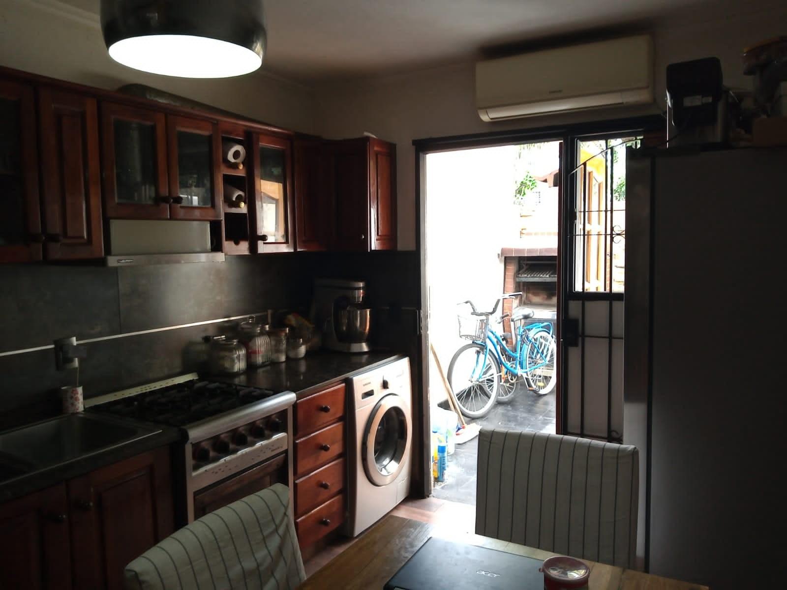 DUPLEX 2 I/2 AMB. ENTRADA DE AUTO/PATIO Y PARRILLA/ — foto 3