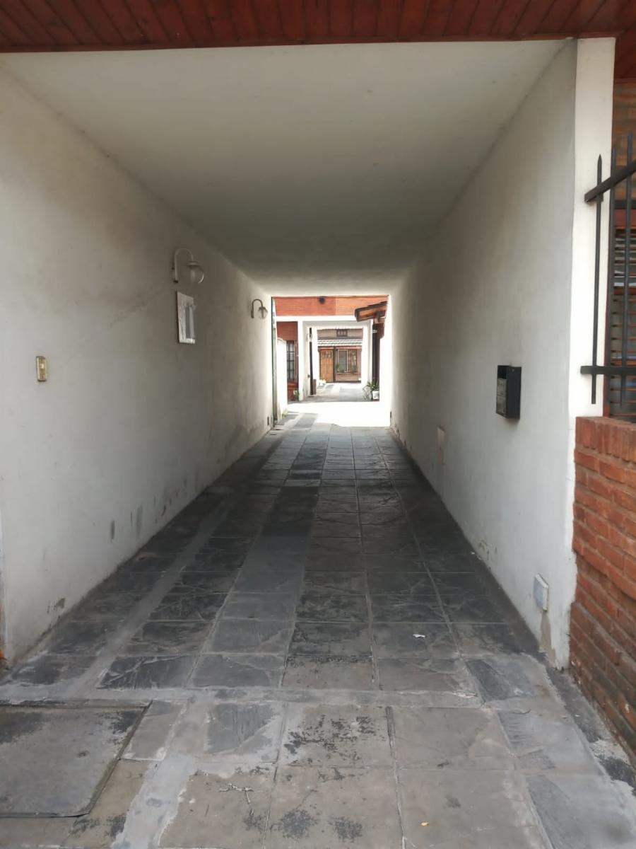 DUPLEX 2 I/2 AMB. ENTRADA DE AUTO/PATIO Y PARRILLA/ — foto 6