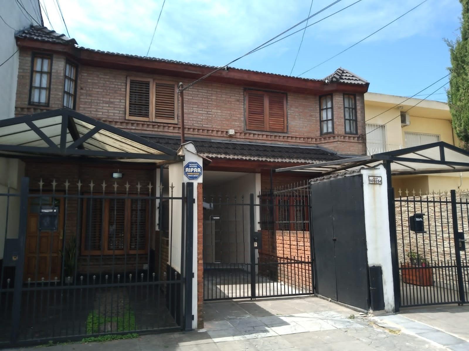 DUPLEX 2 I/2 AMB. ENTRADA DE AUTO/PATIO Y PARRILLA/ — foto 7