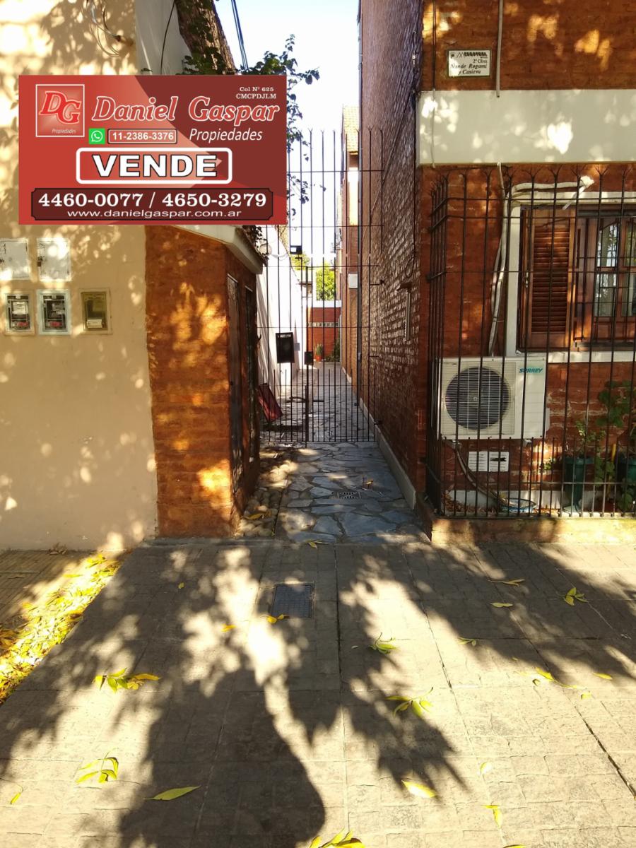 VENTA TRIPLEX - ESTUPENDO 5 AMBIENTES - SUPER CUIDADO