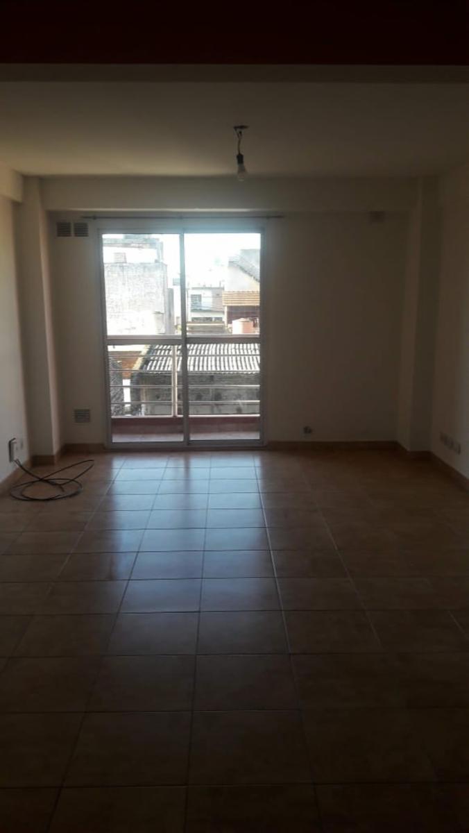 VENTA DPTO. 2 AMBIENTES - 42 m2. aprox. AMPLIO Y LUMINOSO - C/ COCHERA / — foto 11