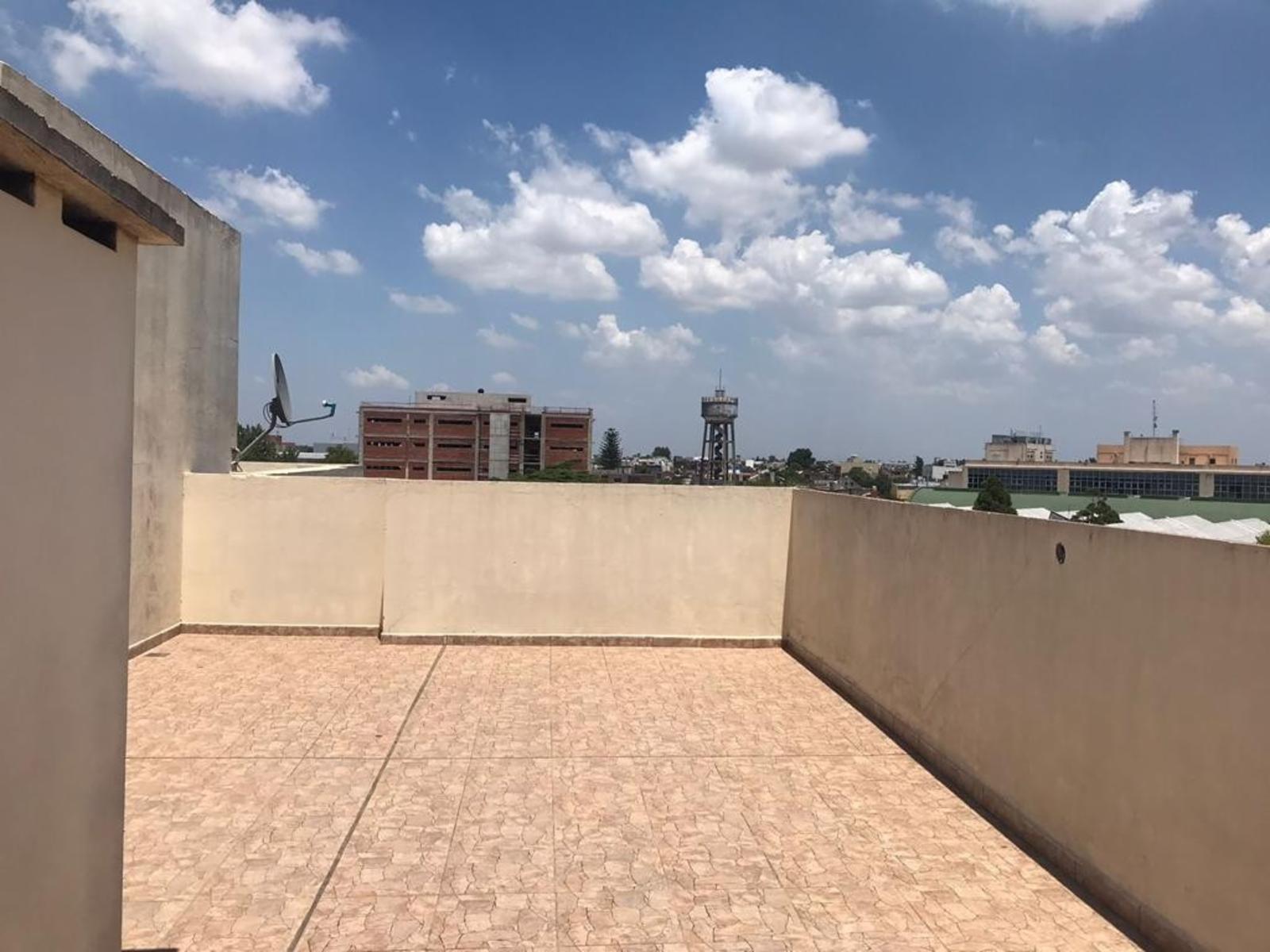 VENTA DPTO. 2 AMBIENTES - 42 m2. aprox. AMPLIO Y LUMINOSO - C/ COCHERA / — foto 12