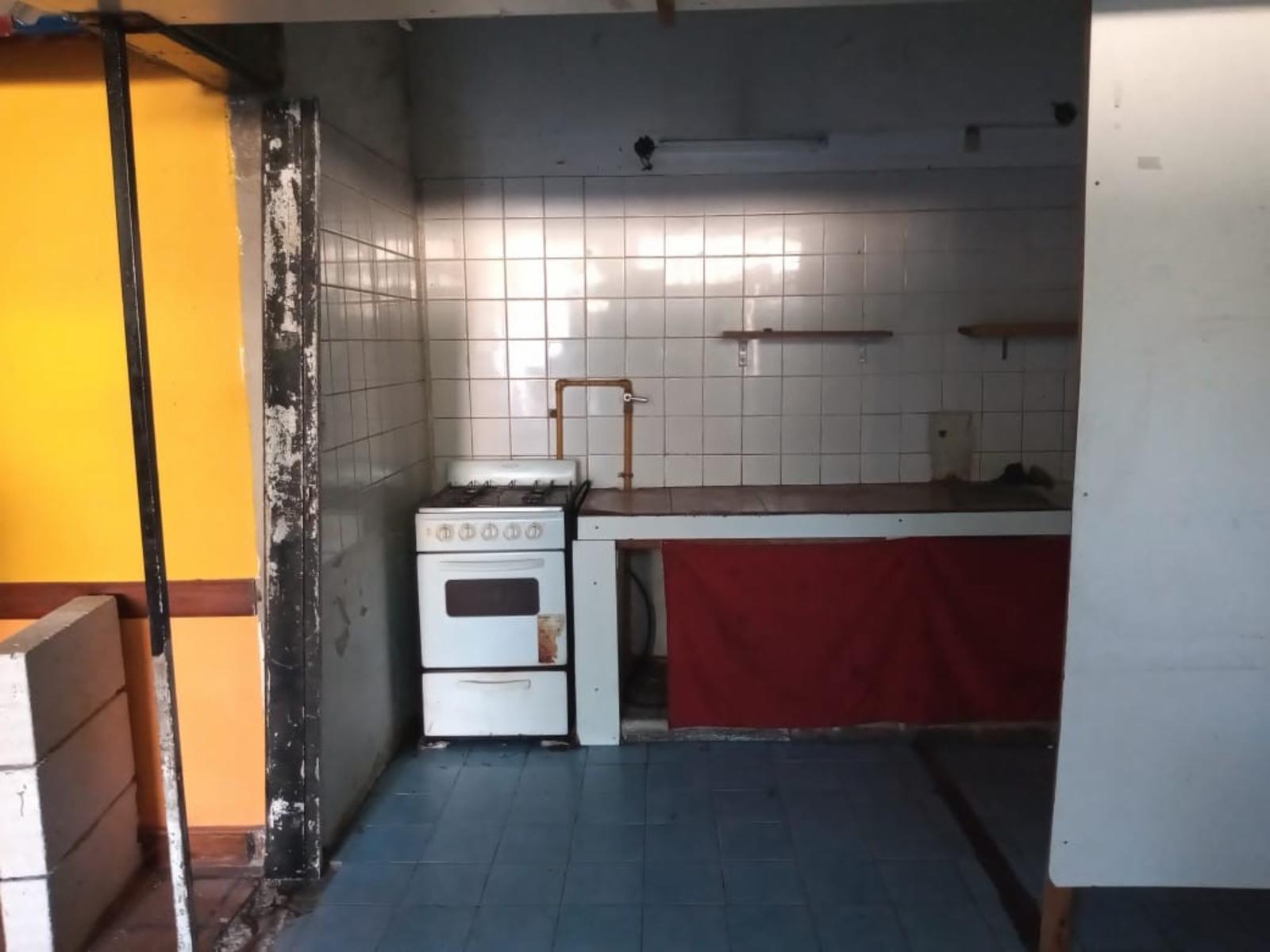 VENTA EN BLOCK - 3 UNIDADES - PB.: LOCAL Y DPTO. 3 AMB./ PA.: TERRAZA Y SALON — foto 2