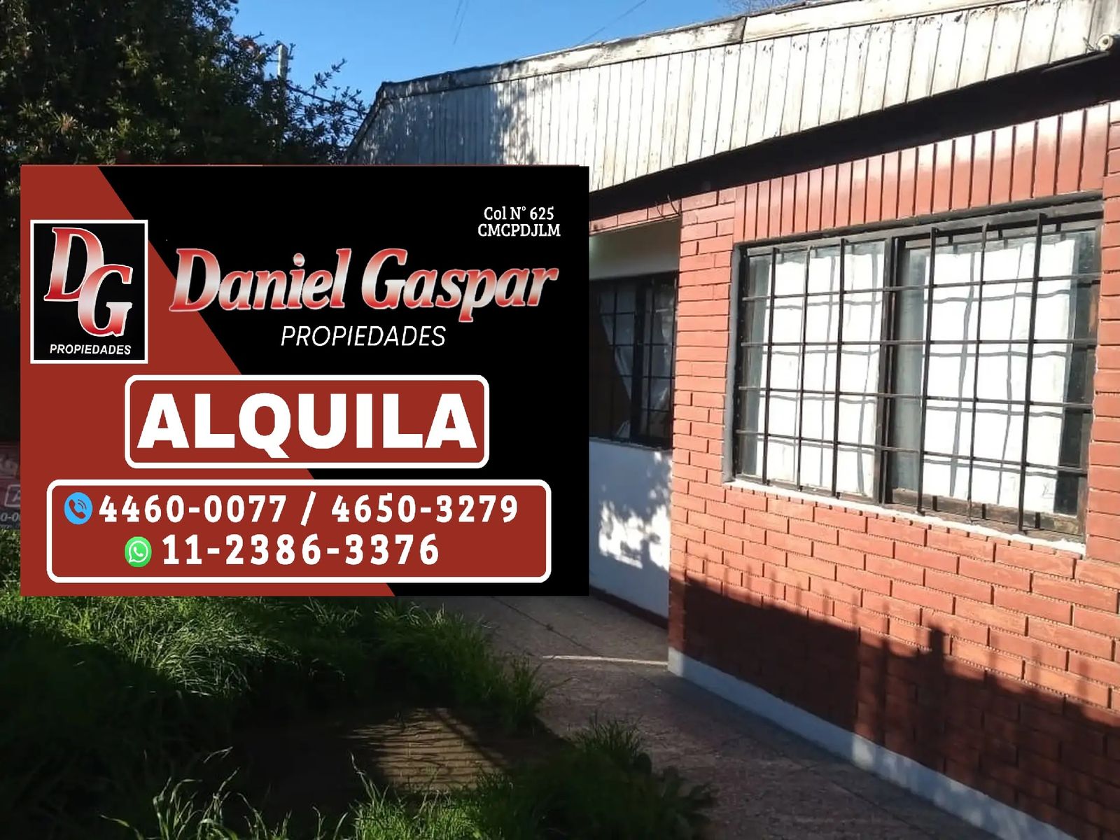 ALQUILER CASA 3 AMBIENTES - C/ENTRADA DE AUTO CUBIERTO - COCINA COMEDOR DIARIO - BAÑO COMPLETO - 2 DORMITORIOS - UNO CON PLACARD EMPOTRADO - JARDIN AL FRENTE. - 11