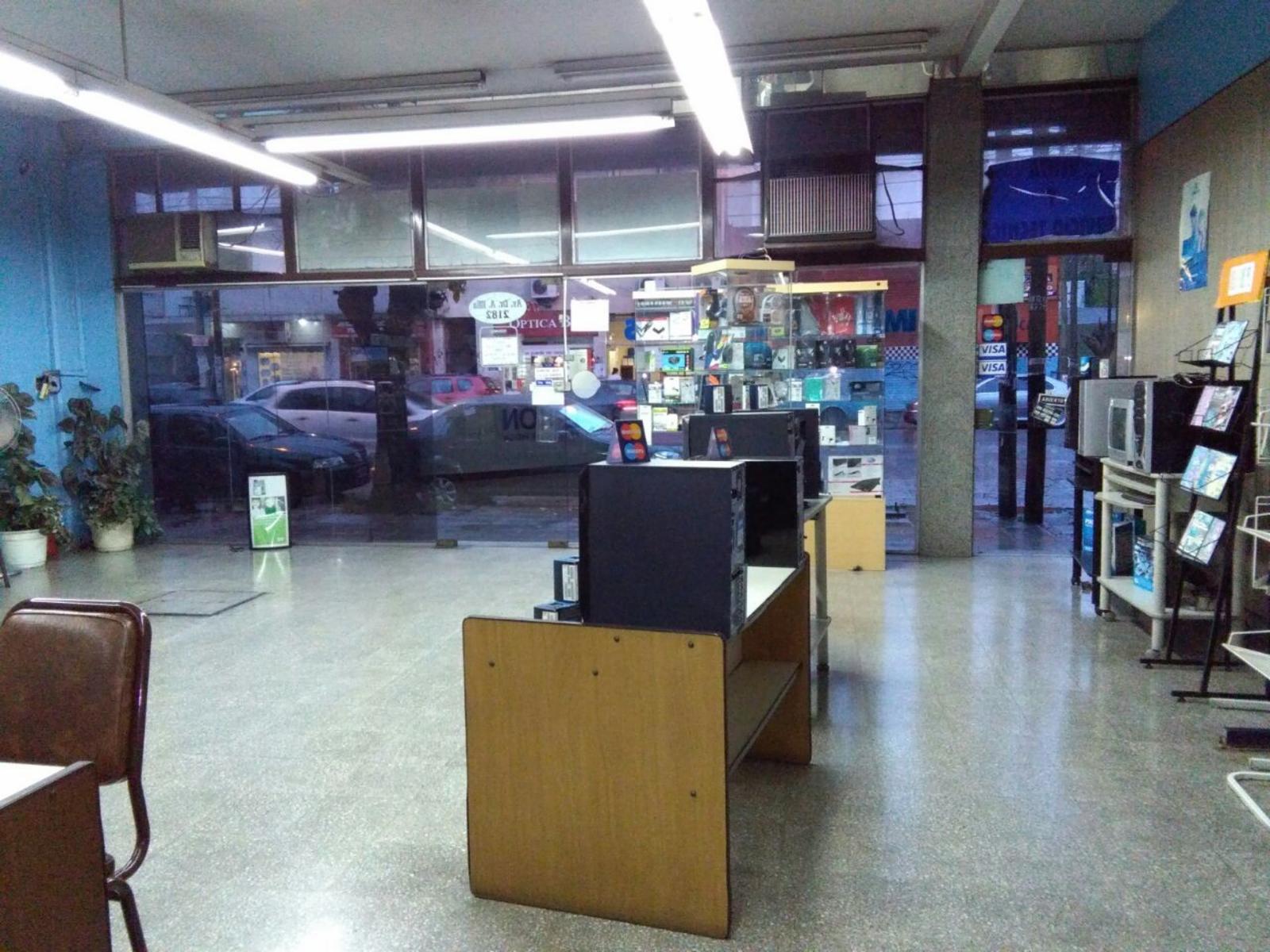 VENTA MAGNÍFICO LOCAL COMERCIAL DE 450M2 TOTALES EN 2 PLANTAS - ZONA COMERCIAL CÉNTRICA DE SAN JUSTO - NO HAY OTRO IGUAL — foto 3