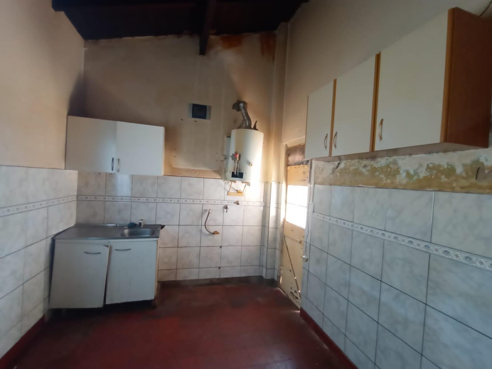 VENTA - OPORTUNIDAD - CASA 3 AMB. LOTE 8.66 X 30 - FONDO LIBRE - CONSULTE — foto 3