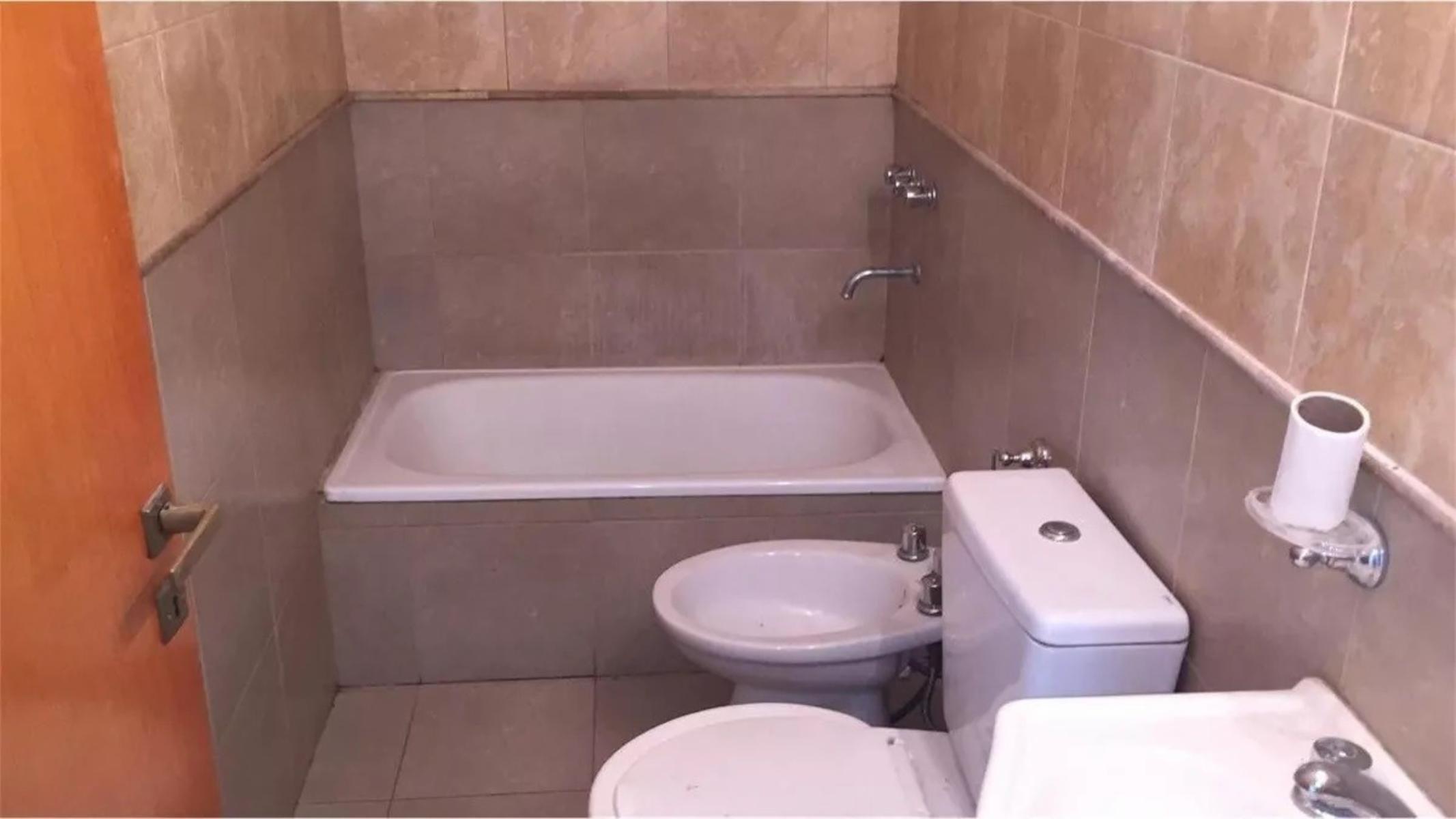 VENTA DPTO. 2 AMB. - BONITO , LUMINOSO Y MUY BIEN UBICADO — foto 7