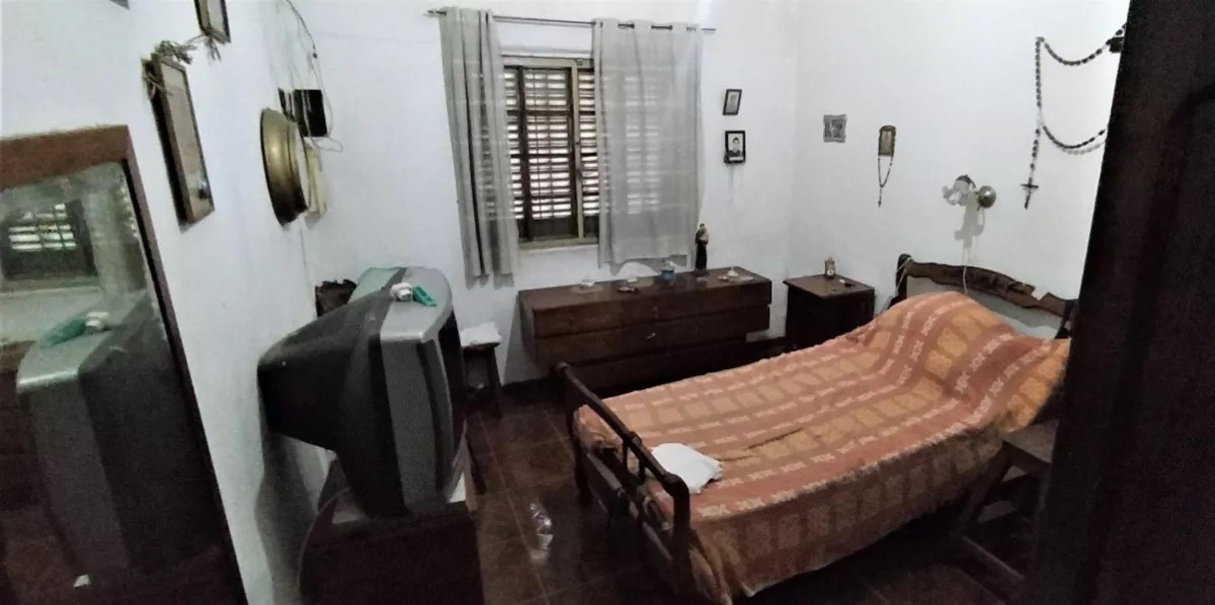 VENTA - CASA 4 AMB. 135M2 CUB./GARAGE/FDO. LIBRE/ LOTE 10X45 — foto 3