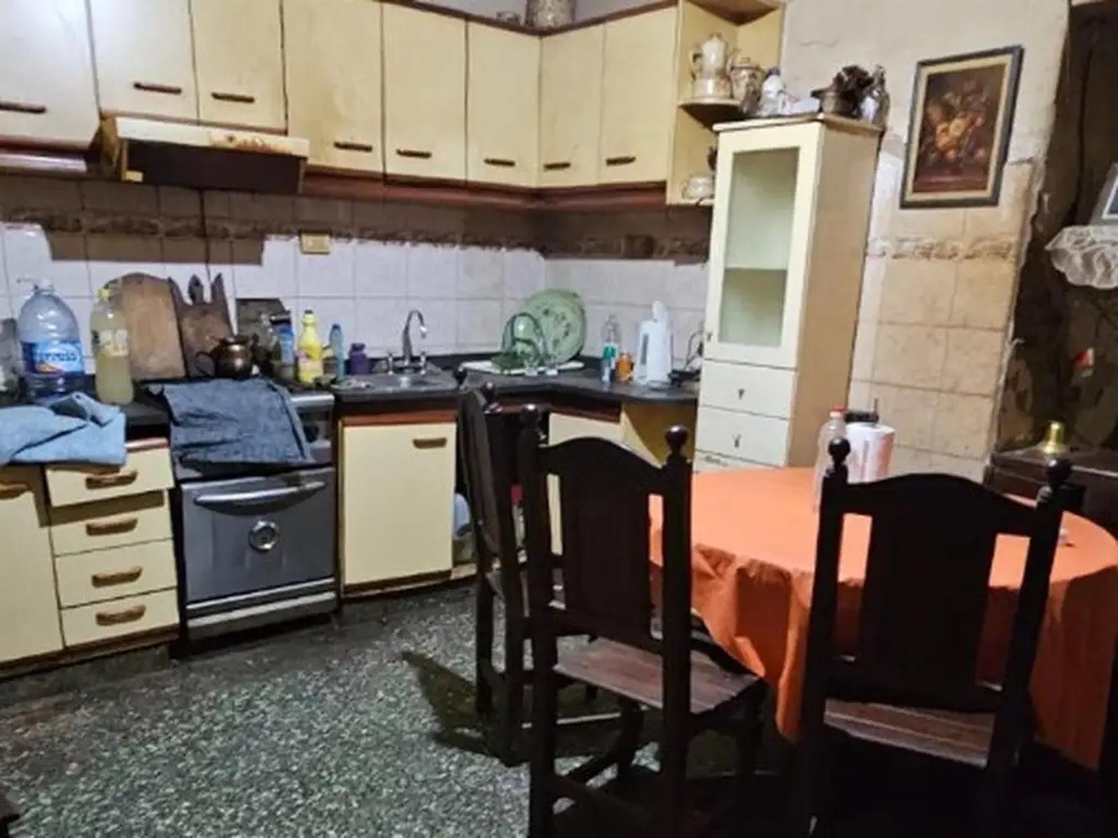 VENTA - CASA 3 AMB. EXCELENTE ZONA CONSULTE