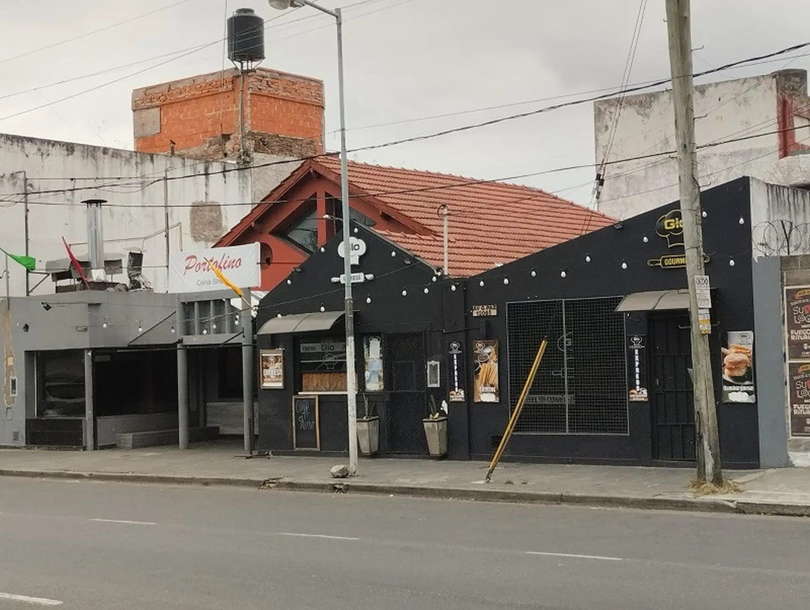 VENTA - PREDIO DE 600 M2 - PARRILLA - RESTO - BAR / ENFUNCIONAMIENTO-OPORTUNIDAD COMERCIAL — foto 3