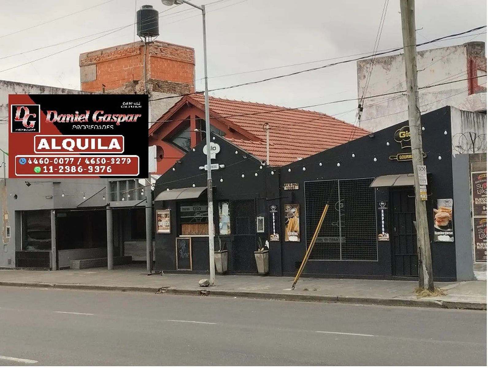 ALQUILER - PREDIO DE 600 M2 - OPORTUNIDAD COMERCIAL - INMUEBLE APTORUBRO VARIOS - 2