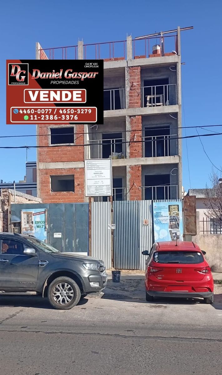 VENTA ESPECIAL - DEPTO. 2 AMB. C/COCHERA - UBICACIÓN IDEAL