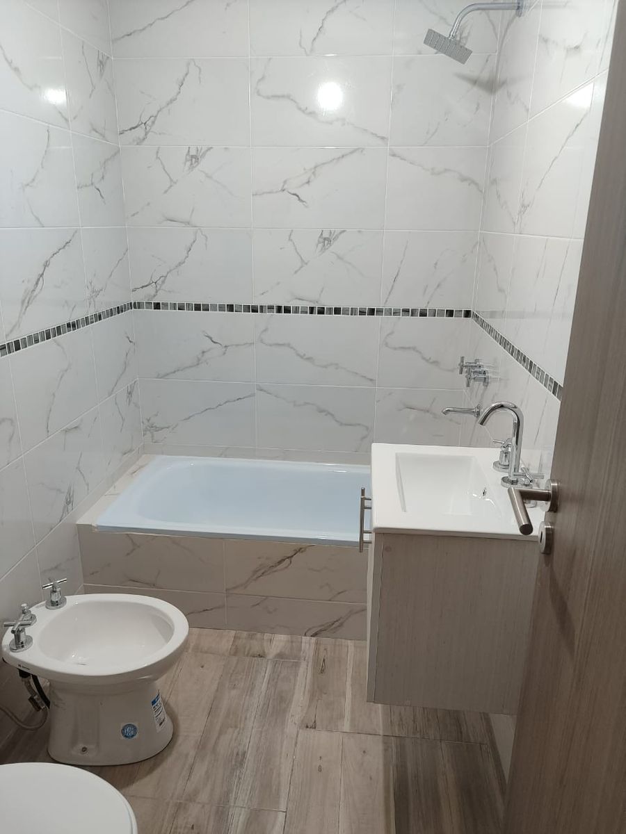 VENTA ESPECIAL - DEPTO. 2 AMB. C/COCHERA - UBICACIÓN IDEAL — foto 6