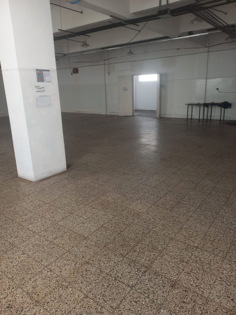 ALQUILER - IMPORTANTE GRUPO DE OFICINAS EN PARQUE INDUSTRIAL - 300 M2 -FLORIDA OESTE - 7