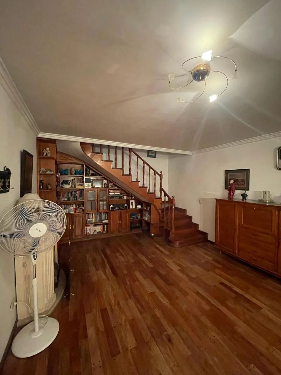 VENTA - IMPRESIONANTE CHALET DE 8 AMBIENTES - CASEROS — foto 5