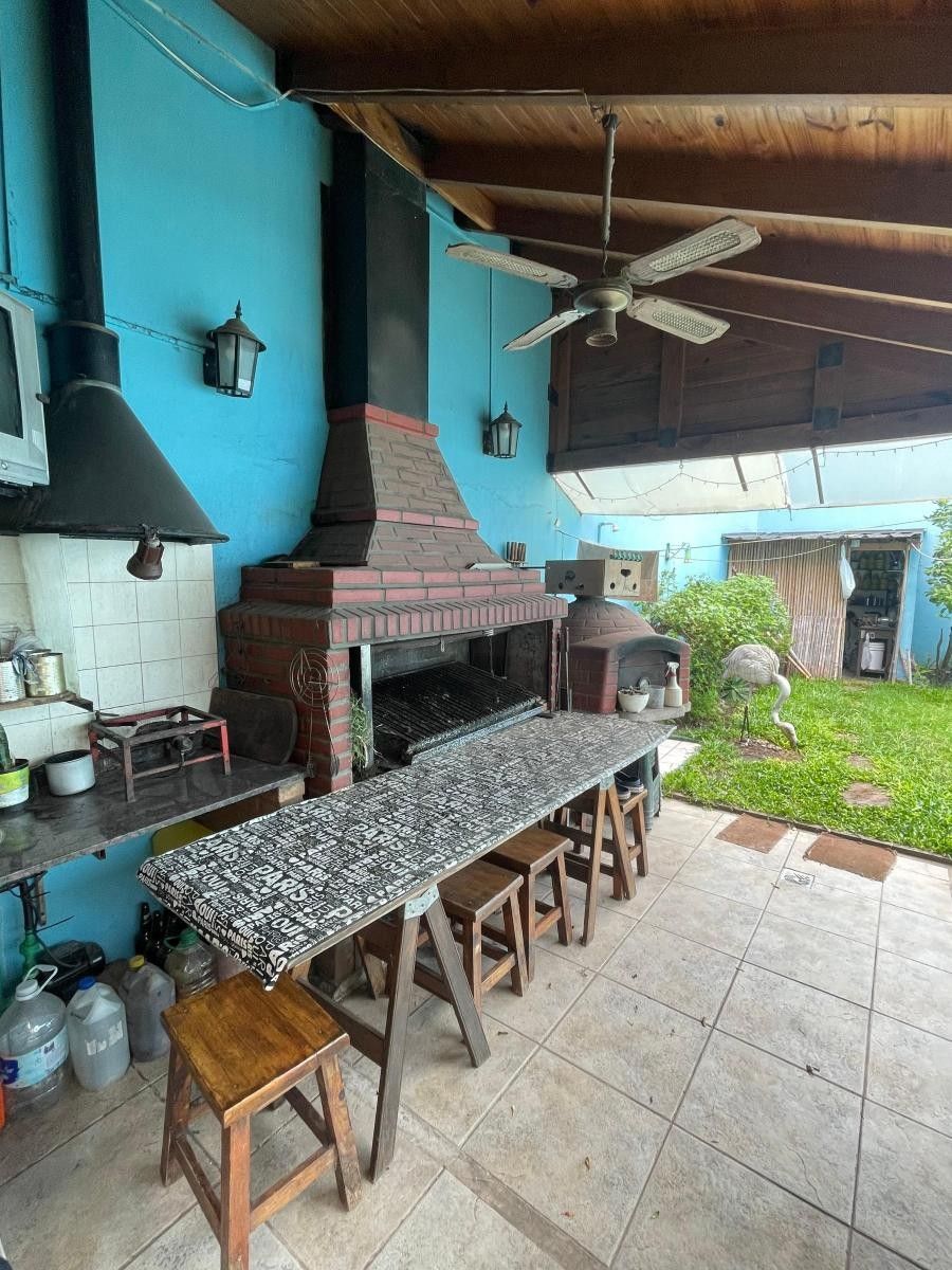 VENTA - IMPRESIONANTE CHALET DE 8 AMBIENTES - CASEROS — foto 14