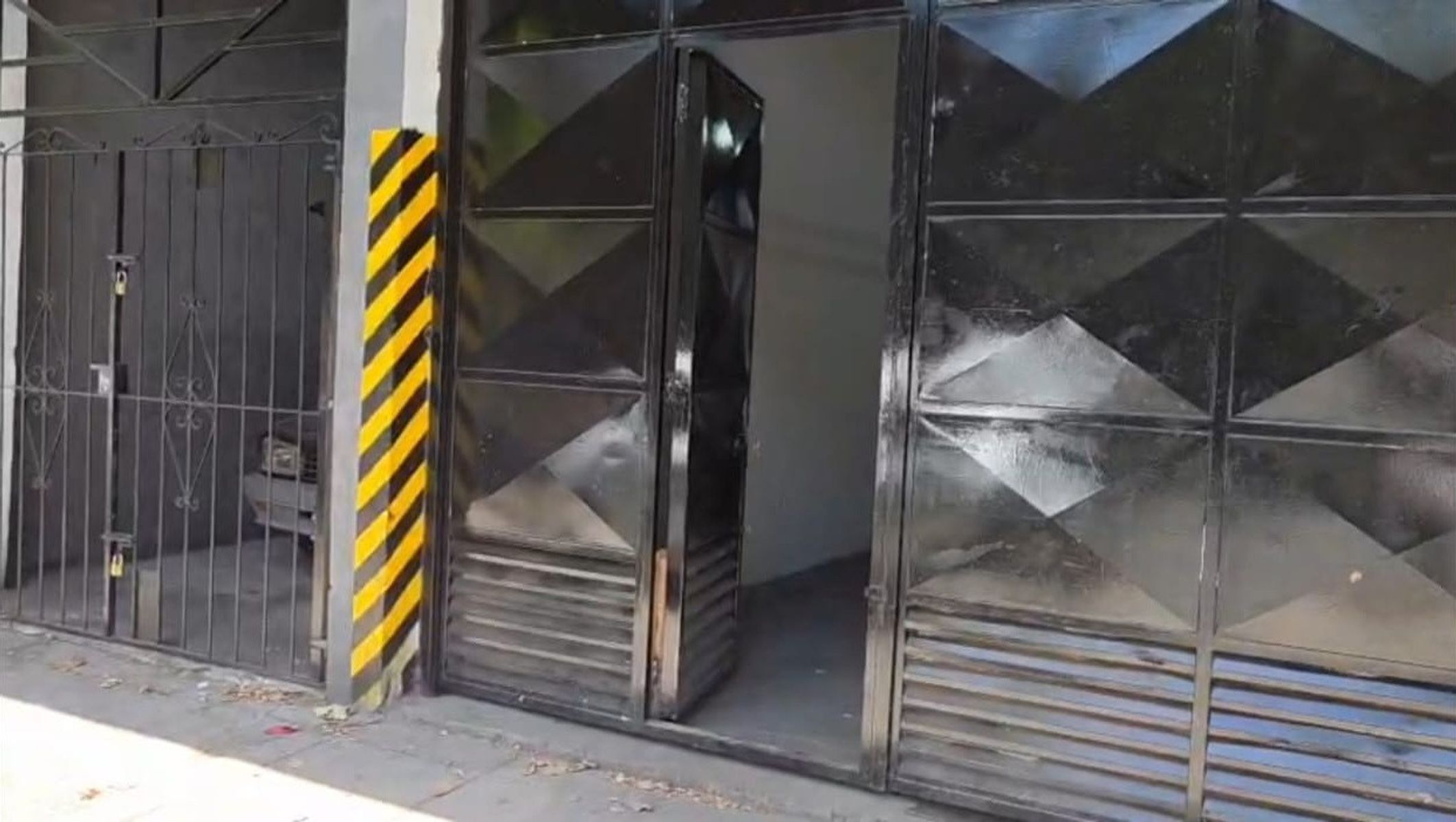 ALQUILER - GALPÓN / DEPÓSITO C/OFICINAS EN VILLA MAIPÚ - 2