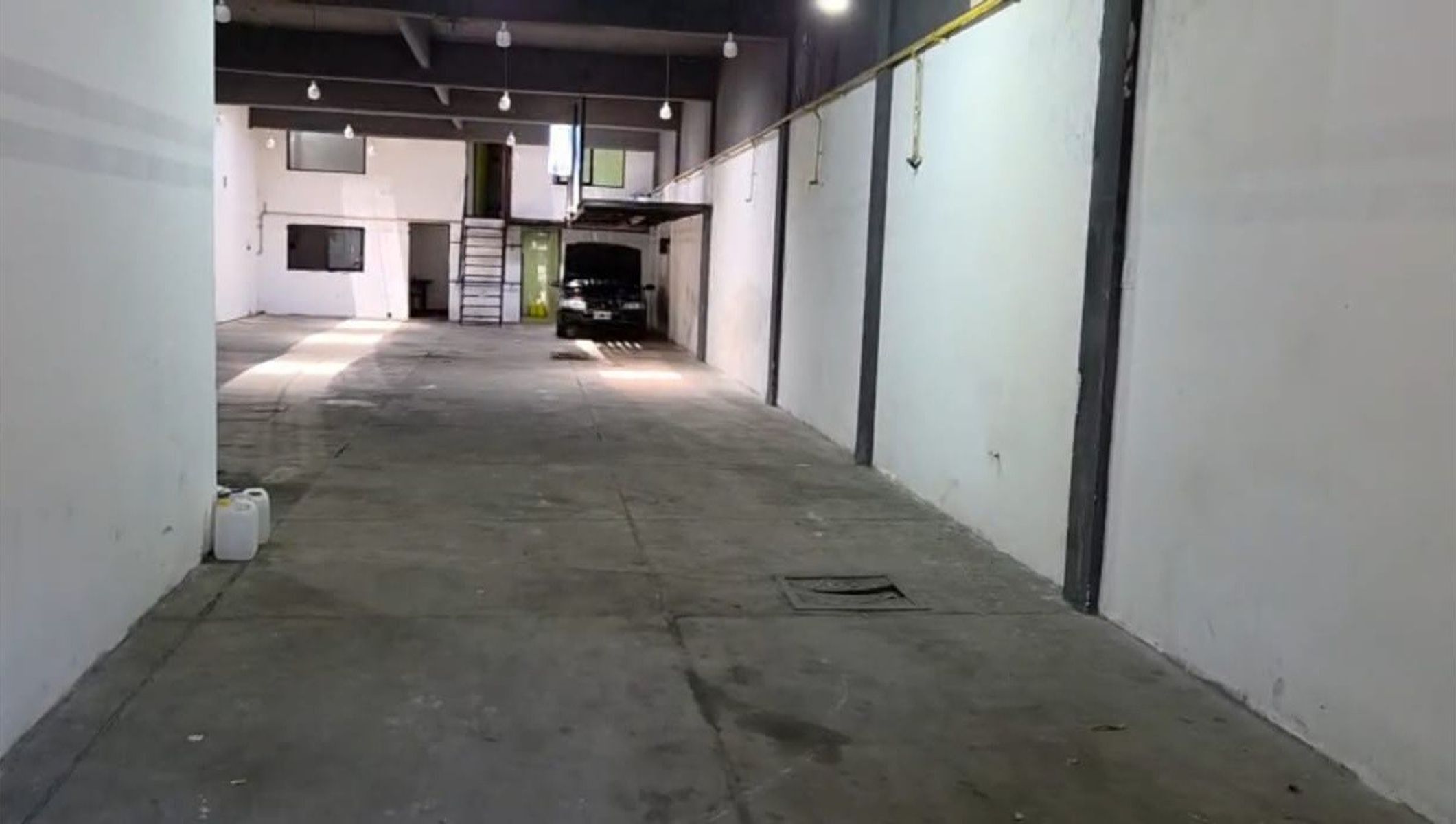 ALQUILER - GALPÓN / DEPÓSITO C/OFICINAS EN VILLA MAIPÚ - 5