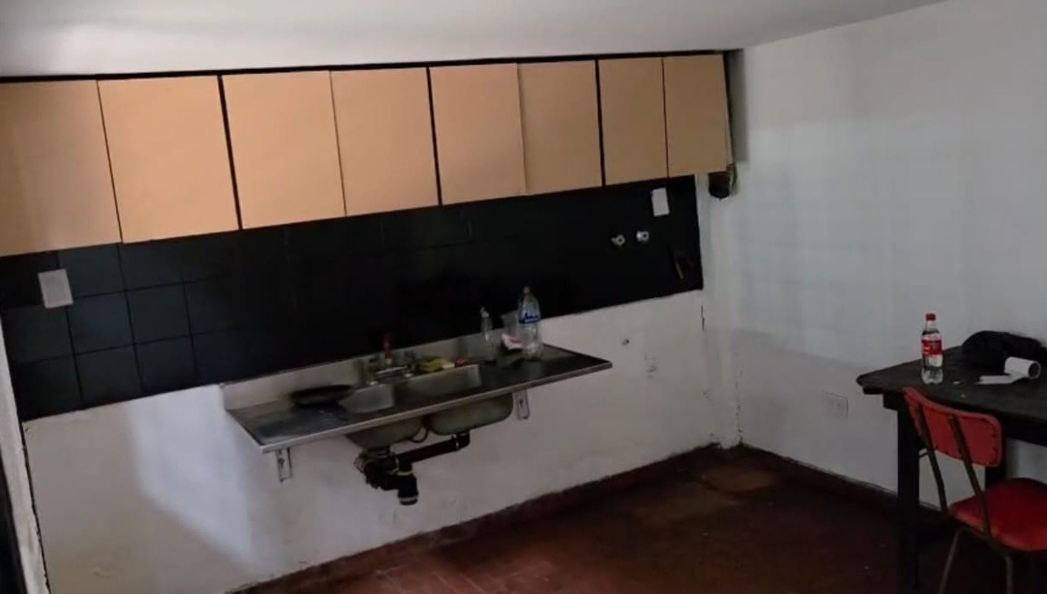 ALQUILER - GALPÓN / DEPÓSITO C/OFICINAS EN VILLA MAIPÚ - 11
