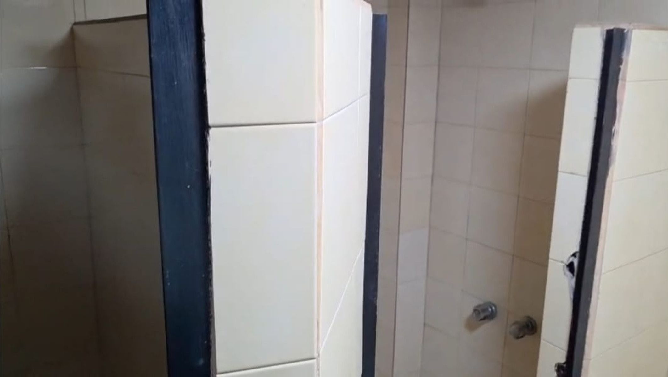 ALQUILER - GALPÓN / DEPÓSITO C/OFICINAS EN VILLA MAIPÚ - 12