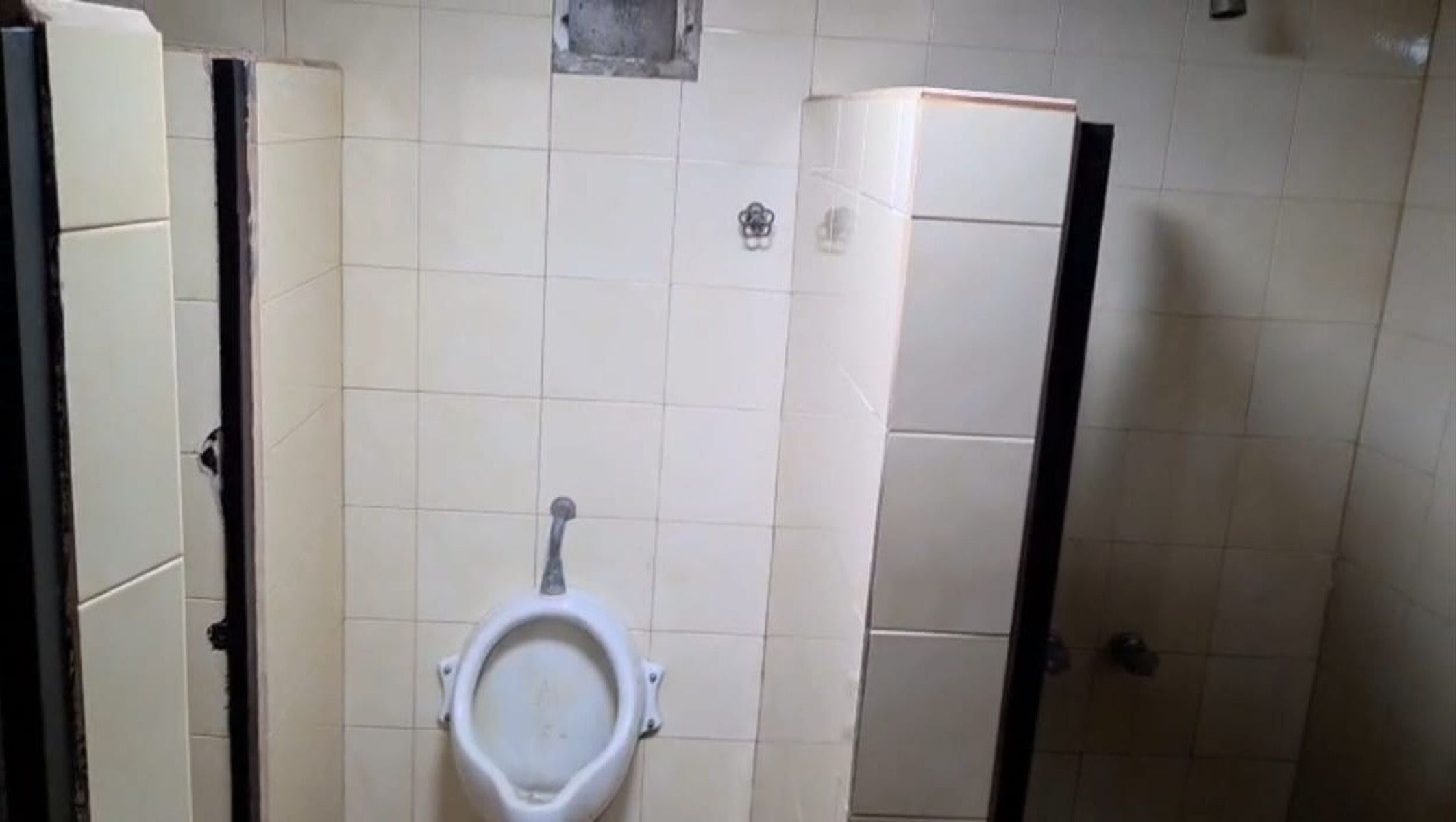ALQUILER - GALPÓN / DEPÓSITO C/OFICINAS EN VILLA MAIPÚ - 14