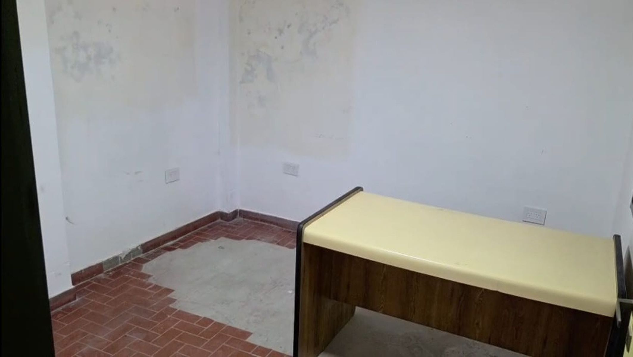 ALQUILER - GALPÓN / DEPÓSITO C/OFICINAS EN VILLA MAIPÚ - 19