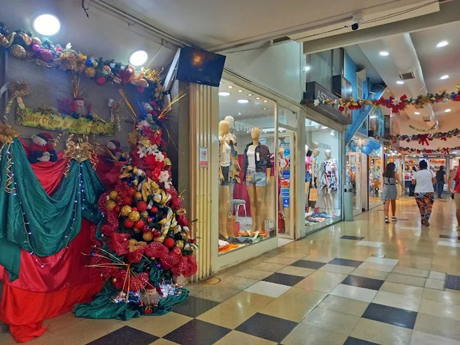 ALQUILER - LOCAL EN GALERÍA - MORÓN CENTRO - 6