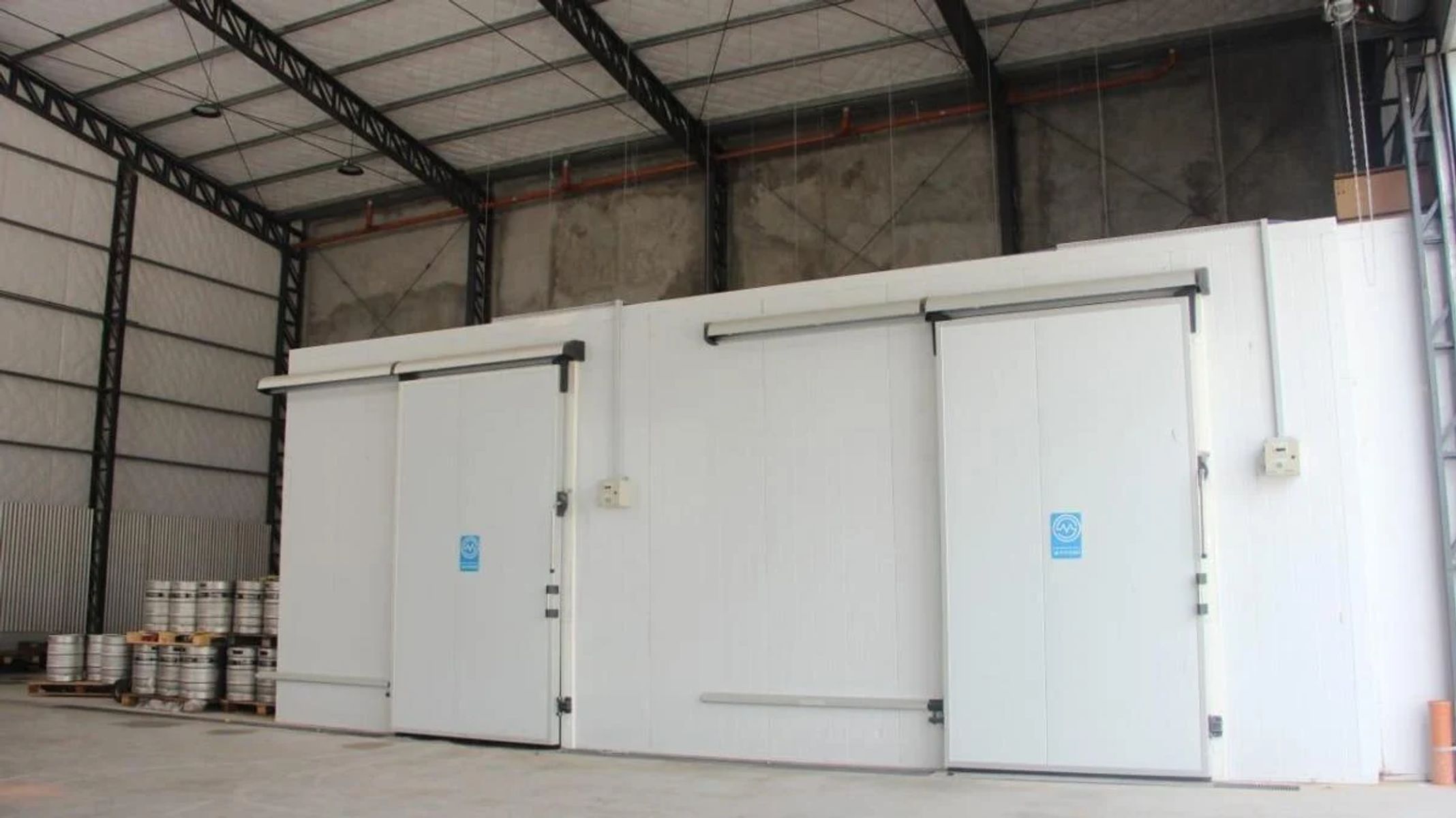 ALQUILER - IMPORTANTE GALPÓN EN PARQUE INDUSTRIAL EBAPI - CON REFRIGERACIÓN - 5