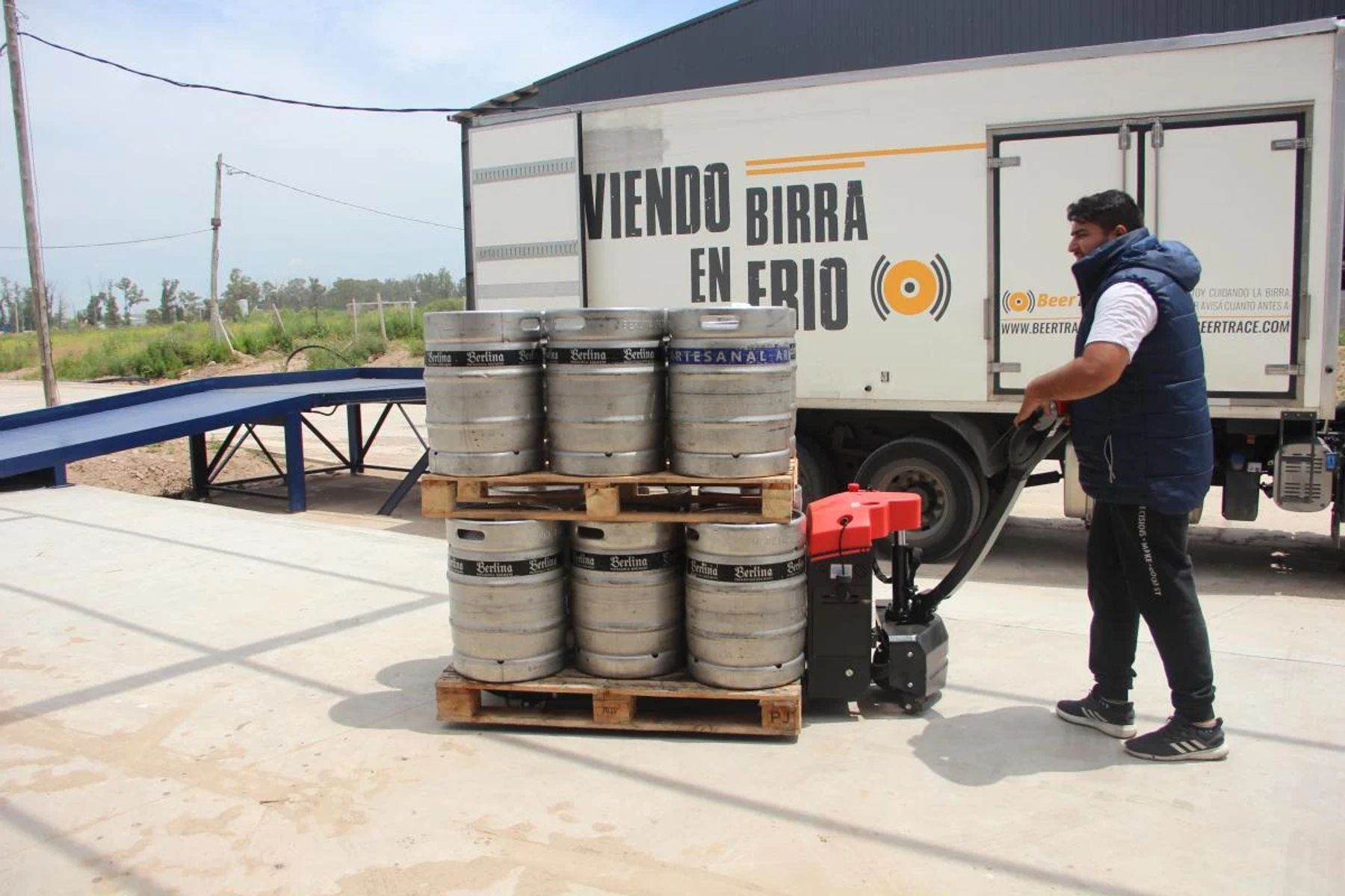 ALQUILER - IMPORTANTE GALPÓN EN PARQUE INDUSTRIAL EBAPI - CON REFRIGERACIÓN - 7