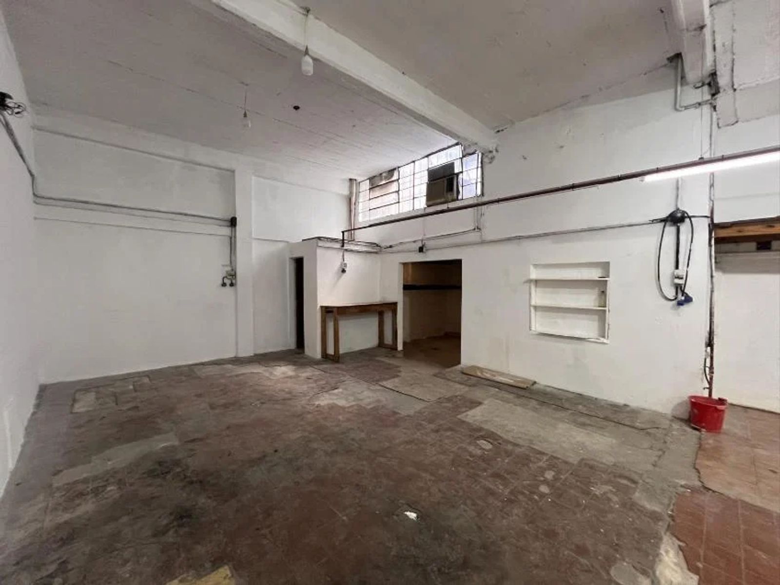 ALQUILER - AMPLIO LOCAL DE 170 M2 - CASTELAR - 6