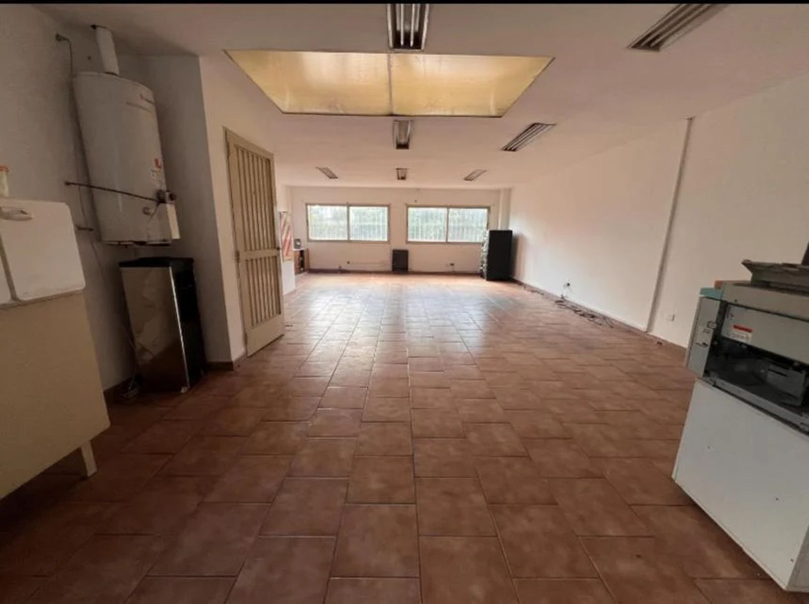 ALQUILER - AMPLIO LOCAL DE 170 M2 - CASTELAR - 7