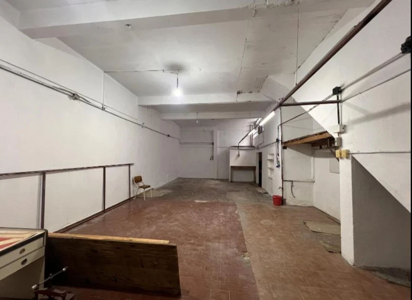 ALQUILER - AMPLIO LOCAL DE 170 M2 - CASTELAR - 11