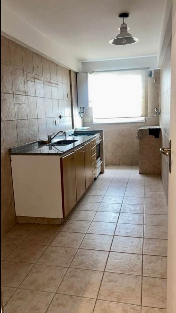 ALQUILER - DEPTO. 3 AMBIENTES C/BALCÓN CORRIDO - PISO 11 AL FRENTE - 2
