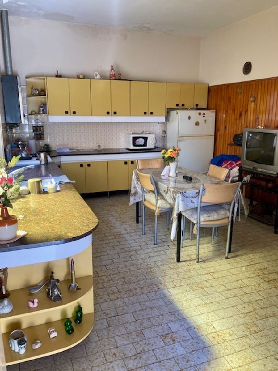 VENTA - CASA 4 AMBIENTES EN LOTE PROPIO - 330 M2 TOTALES — foto 3