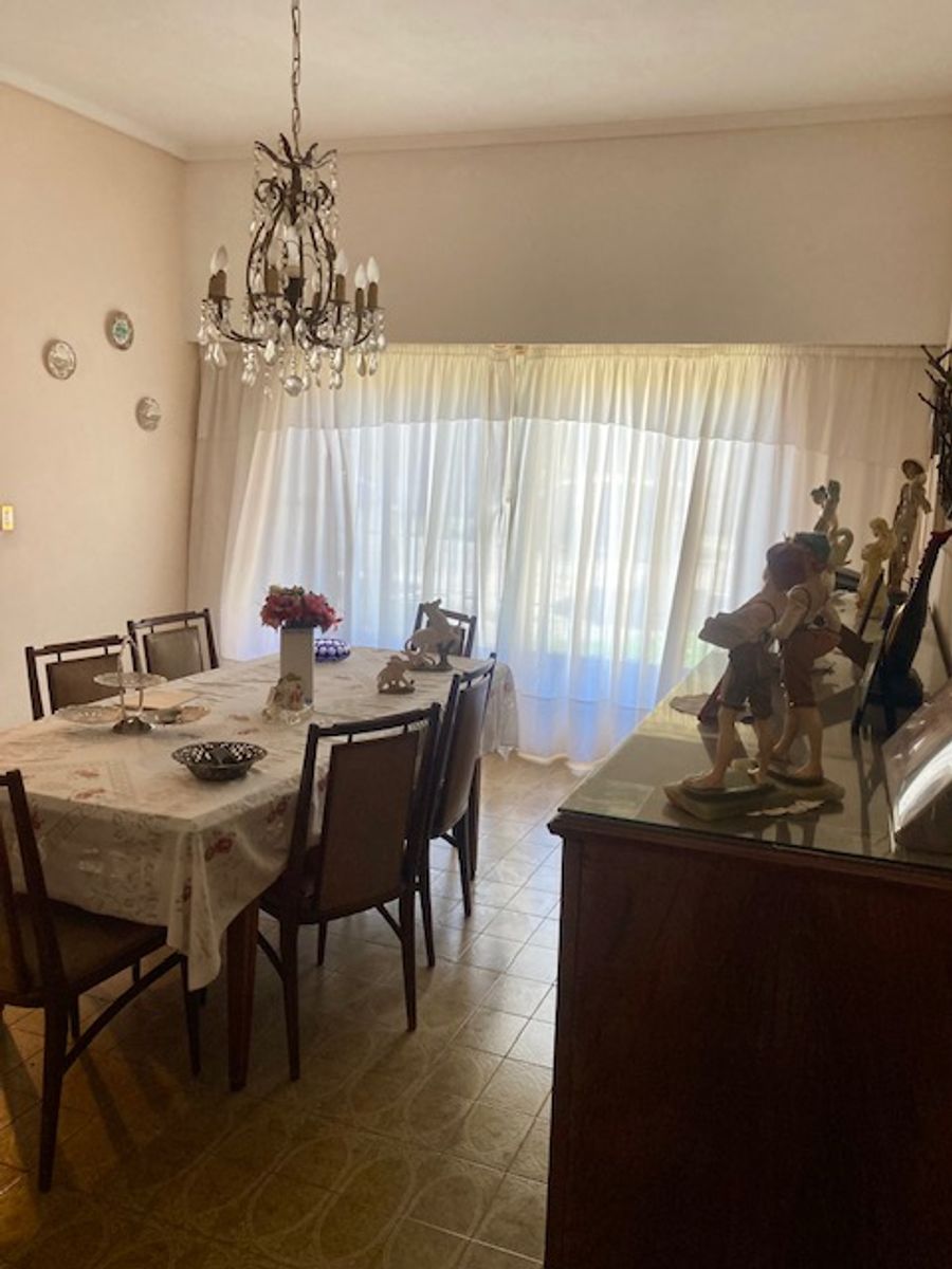 VENTA - CASA 4 AMBIENTES EN LOTE PROPIO - 330 M2 TOTALES — foto 4
