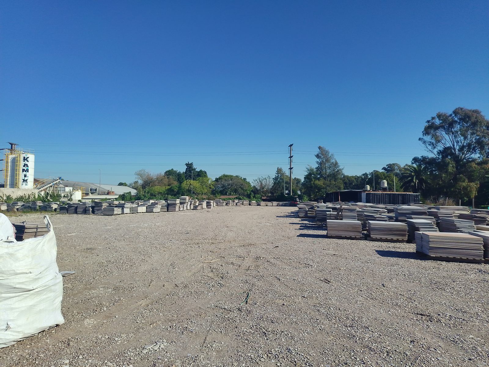 ALQUILER - IMPORTANTE PREDIO EN BERAZATEGUI - 5.000 M2 APROXIMADOS - 9