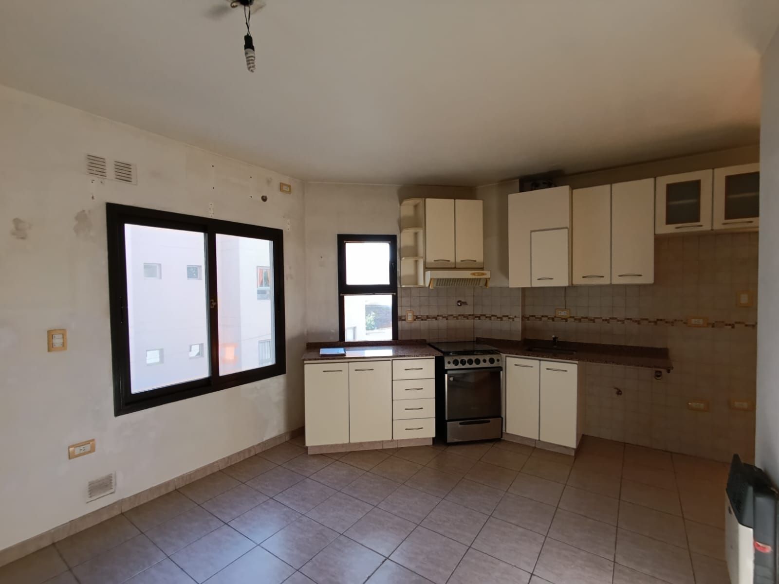 ALQUILER - DEPARTAMENTO 2 AMBIENTES EN EDIFICIO - IMPECABLE - 8