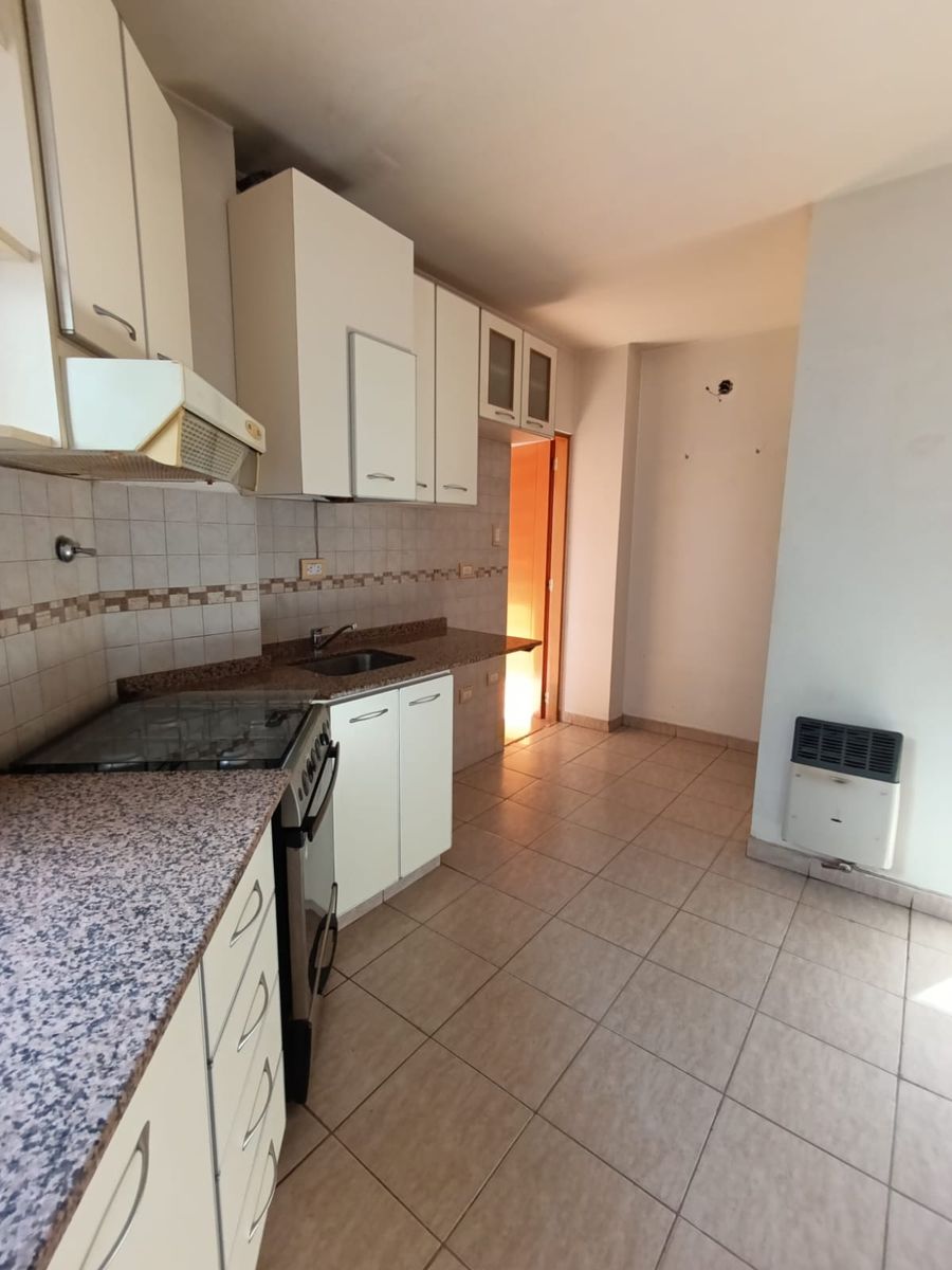 ALQUILER - DEPARTAMENTO 2 AMBIENTES EN EDIFICIO - IMPECABLE - 9