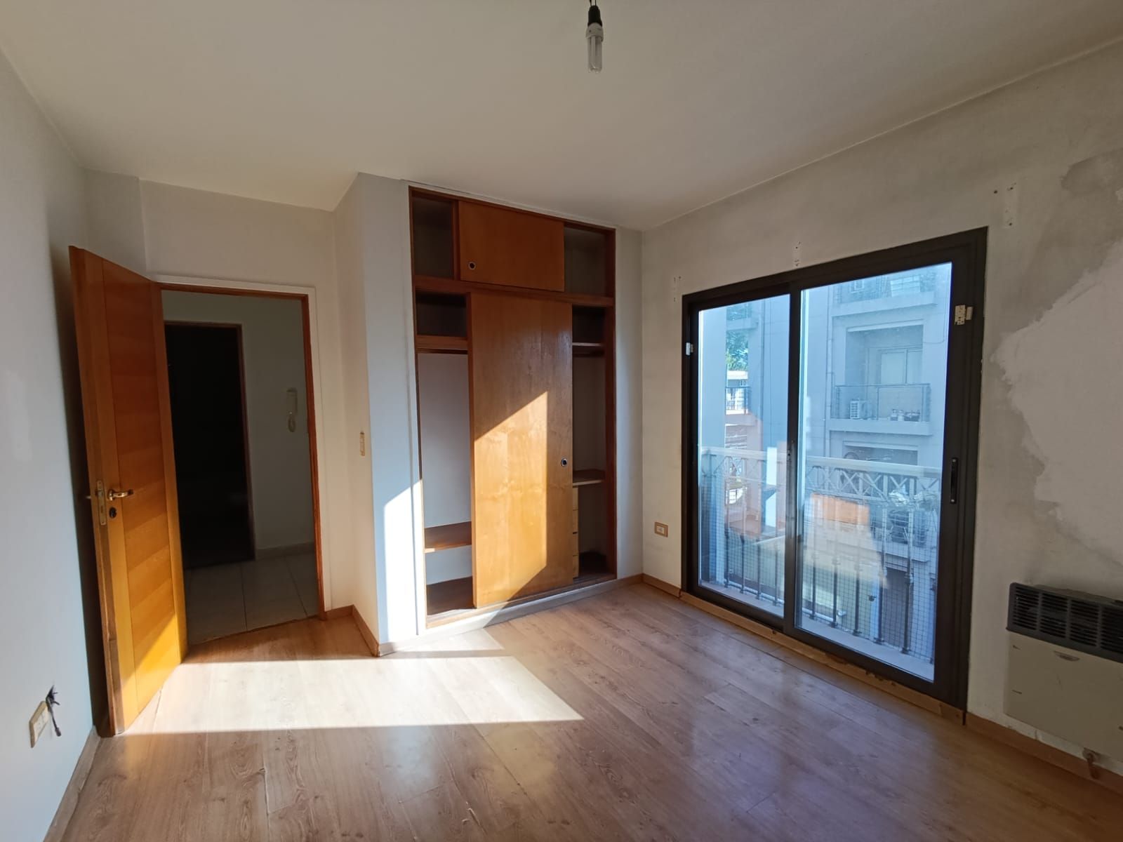 ALQUILER - DEPARTAMENTO 2 AMBIENTES EN EDIFICIO - IMPECABLE - 11