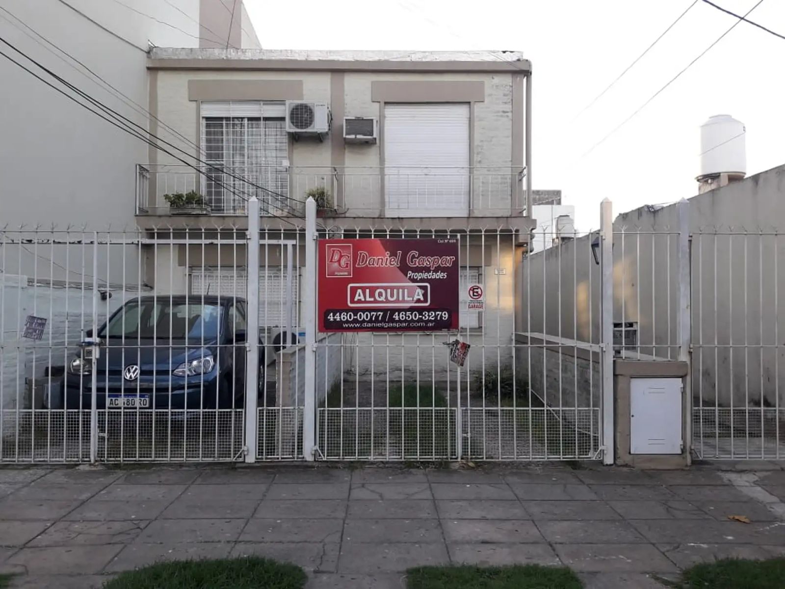 ALQUILER - DEPTO. 2 AMBIENTES C/ENTRADA DE AUTO - AL FRENTE - 1