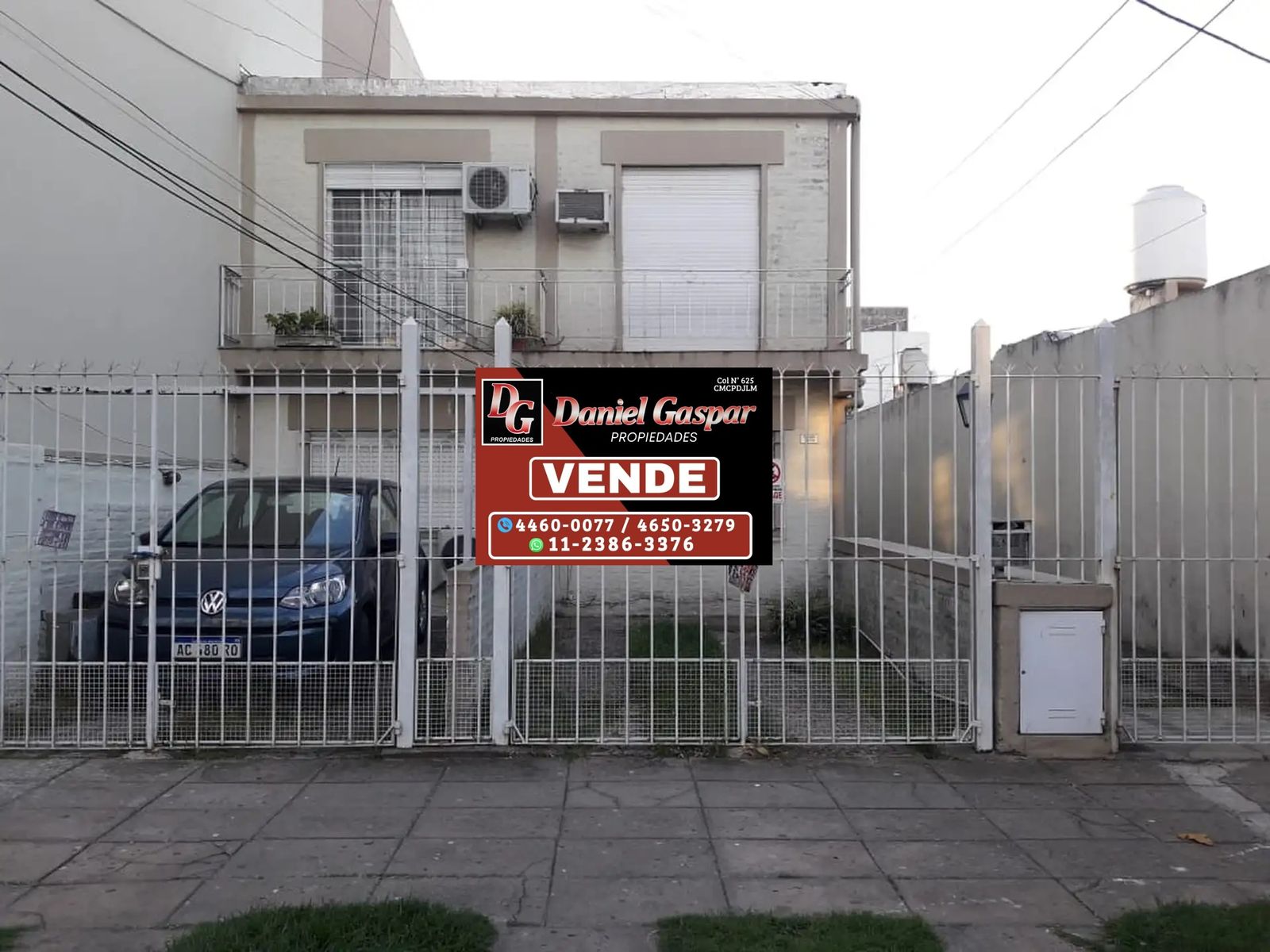 VENTA - DEPTO. 2 AMBIENTES C/ENTRADA DE AUTO - AL FRENTE - 2