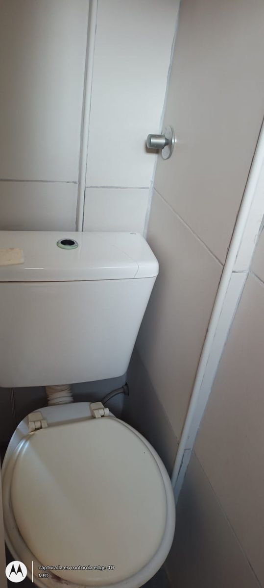 VENTA - DEPTO. 2 AMBIENTES C/ENTRADA DE AUTO - AL FRENTE - 13