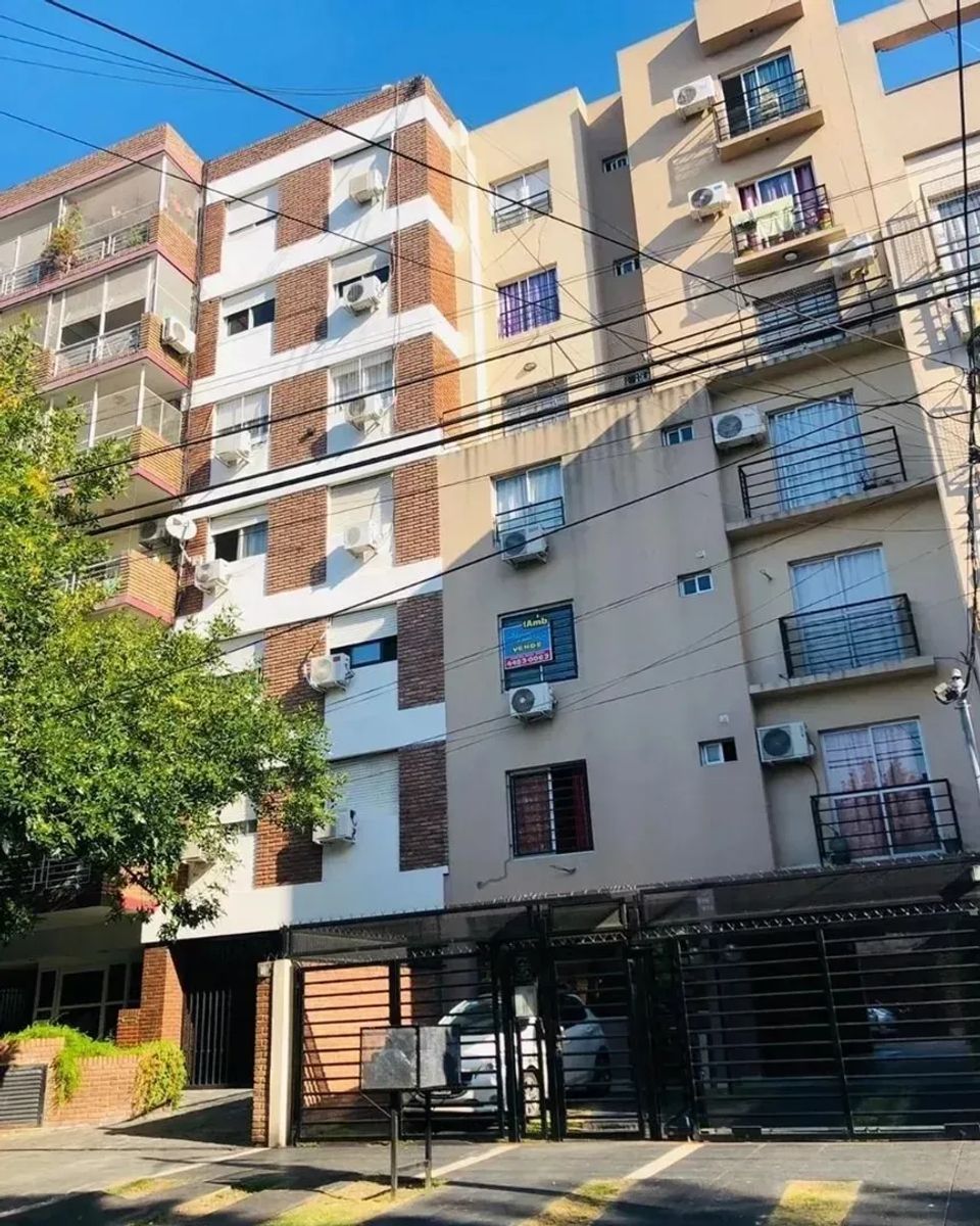 ALQUILER - ACOGEDOR DEPARTAMENTO 2 AMBIENTES C/COCHERA - MORÓN CENTRO - 2