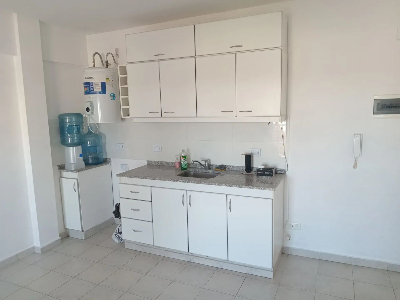 ALQUILER - ACOGEDOR DEPARTAMENTO 2 AMBIENTES C/COCHERA - MORÓN CENTRO - 3