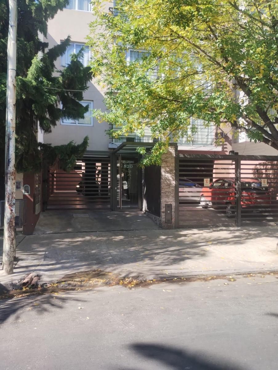 ALQUILER - EXCELENTE DEPARTAMENTO 2 AMBIENTES EN MORÓN CENTRO - EN IMPECABLE ESTADO - 2