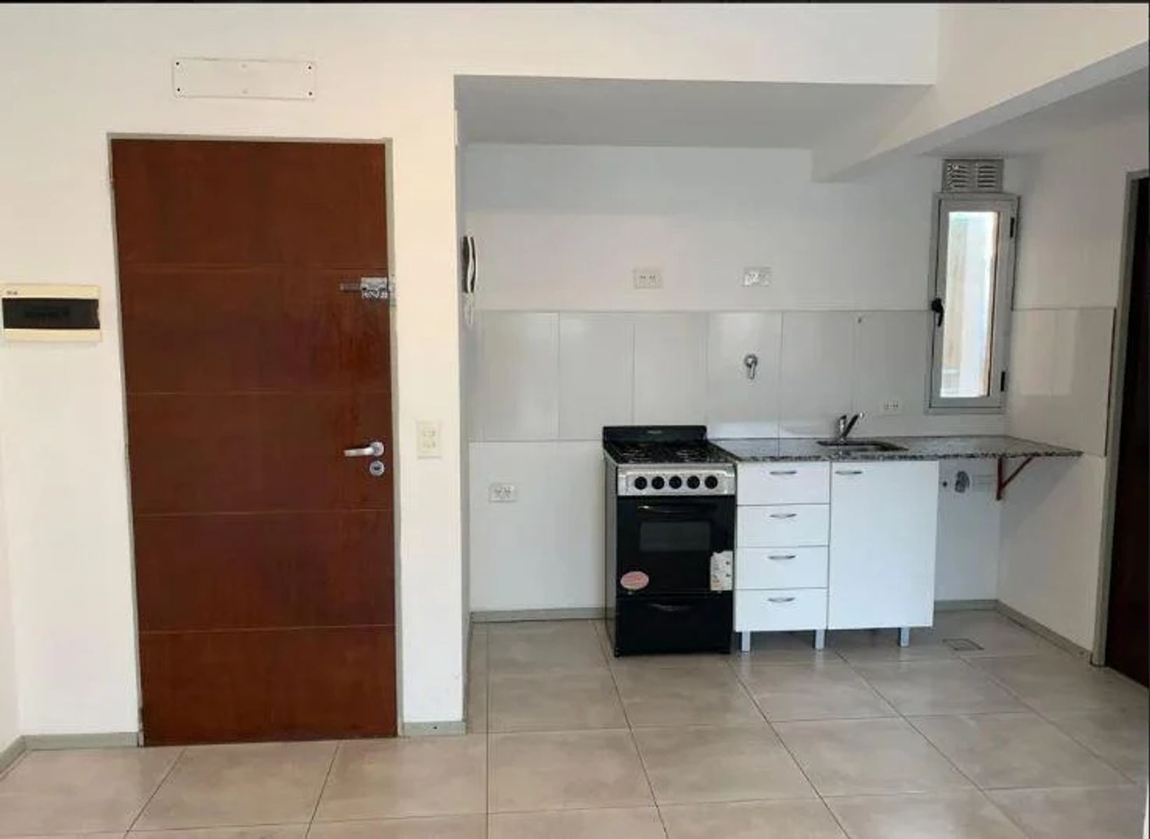 ALQUILER - EXCELENTE DEPARTAMENTO 2 AMBIENTES EN MORÓN CENTRO - EN IMPECABLE ESTADO - 5