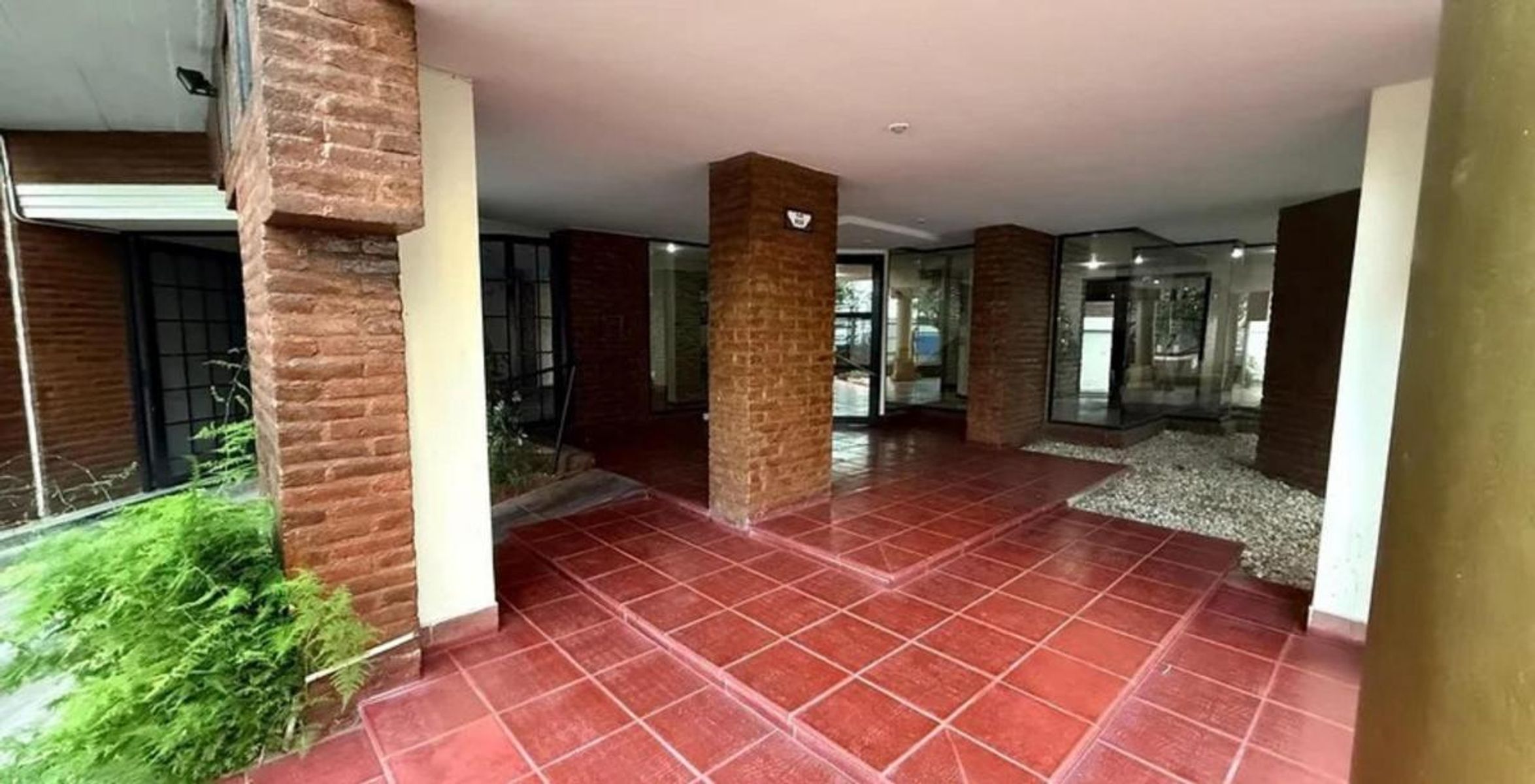 ALQUILER - DEPARTAMENTO 2 AMBIENTES EN MORÓN CENTRO - TORRE PURO SOL - 2