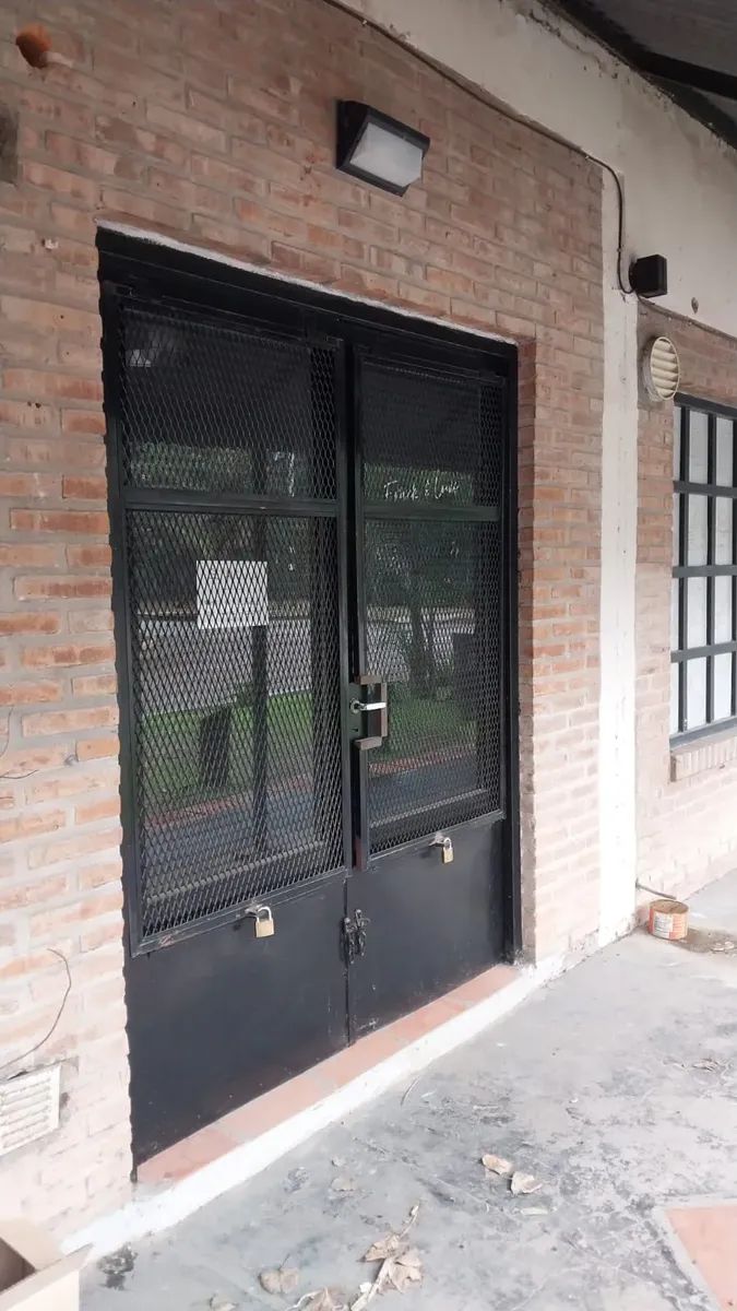 ALQUILER - LOCAL COMERCIAL DE 27 M2 - UBICACIÓN COMERCIAL - 4