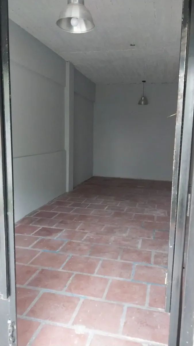 ALQUILER - LOCAL COMERCIAL DE 27 M2 - UBICACIÓN COMERCIAL - 5