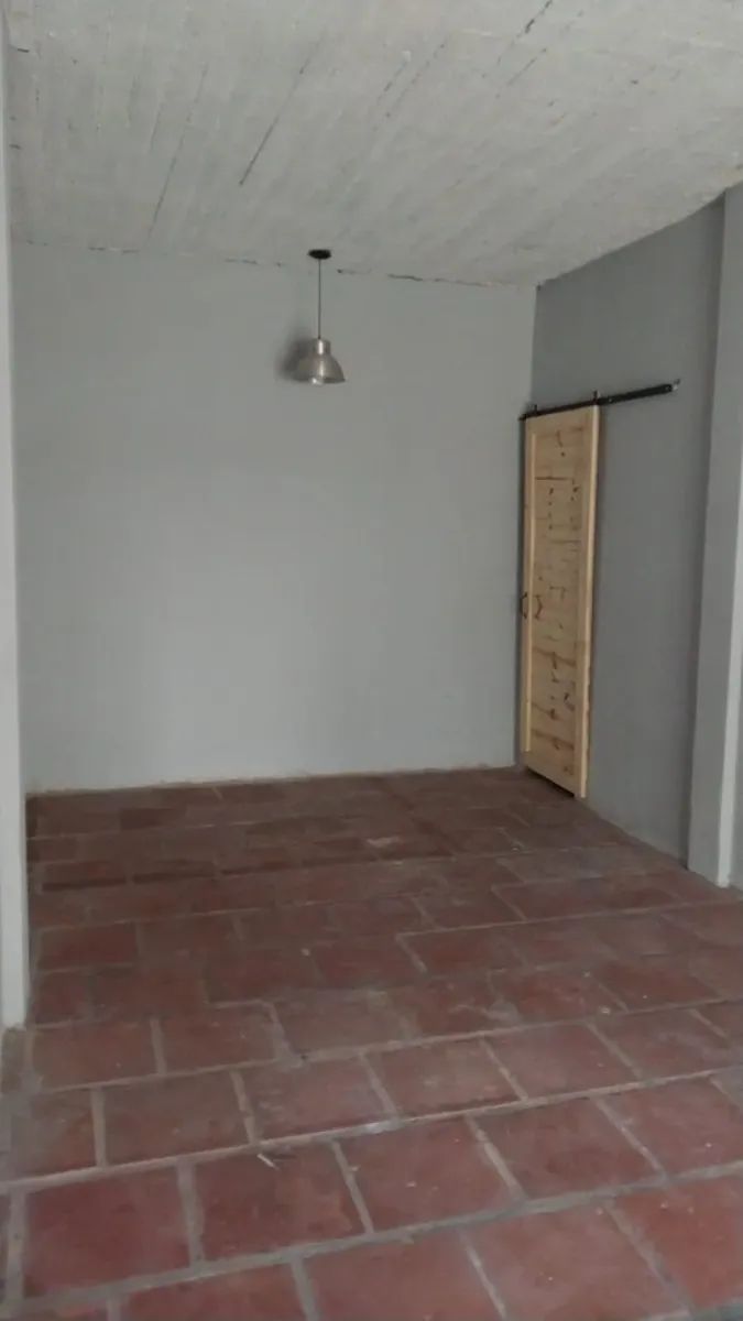 ALQUILER - LOCAL COMERCIAL DE 27 M2 - UBICACIÓN COMERCIAL - 7